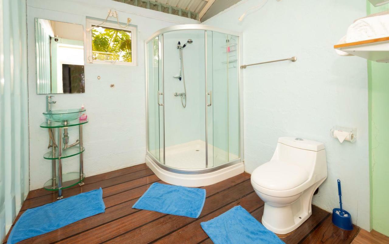 Rusty Pelican - Lazy Lizard Container Home. La Gaulette Exterior photo